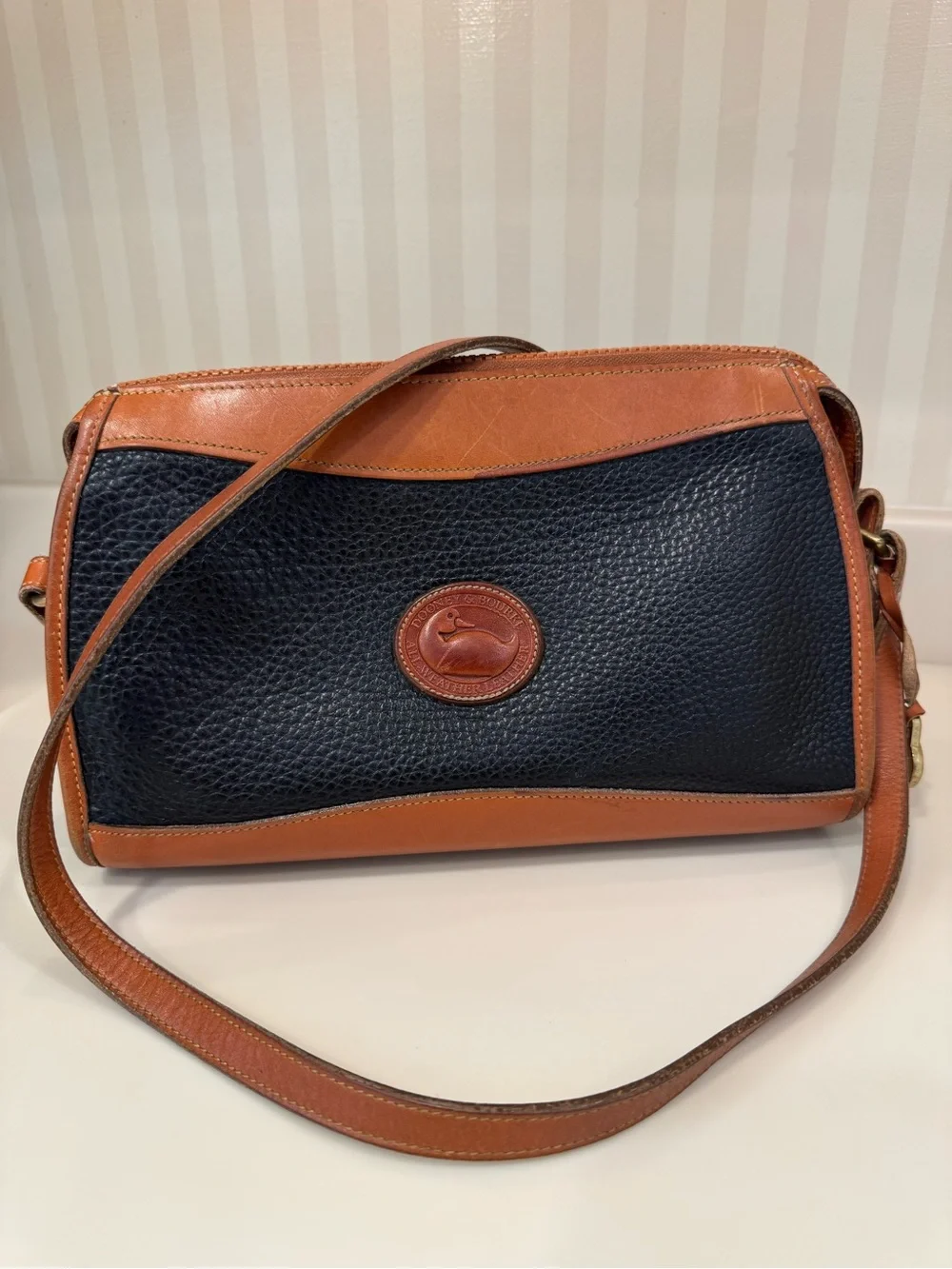 Dooney and Bourke Vintage Black Leather Crossbody Shoulder Bag Made in USA - Picture 8 of 16